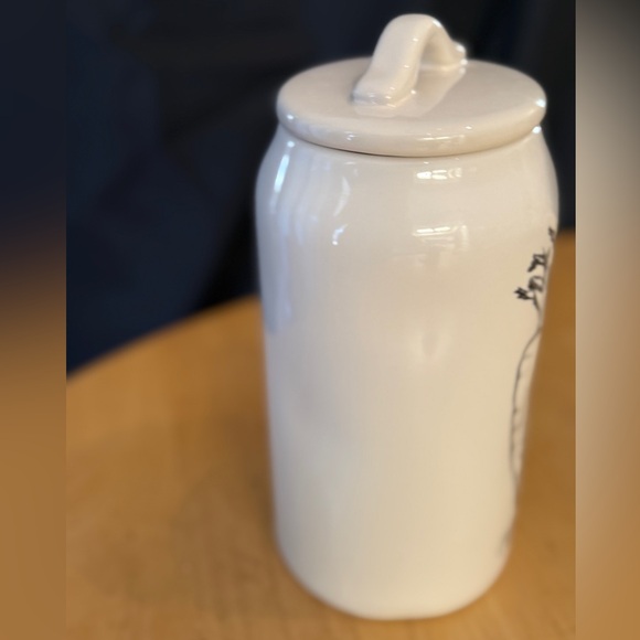 Rae Dunn White Ceramic Farmhouse CRUNCH Carrot Jar With Removable Lid - Picture 3 of 10